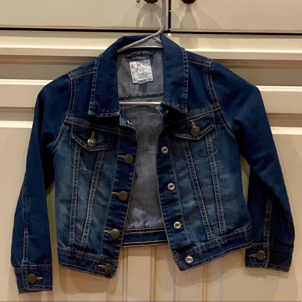 Like new!! Size 5/6 denim jacket